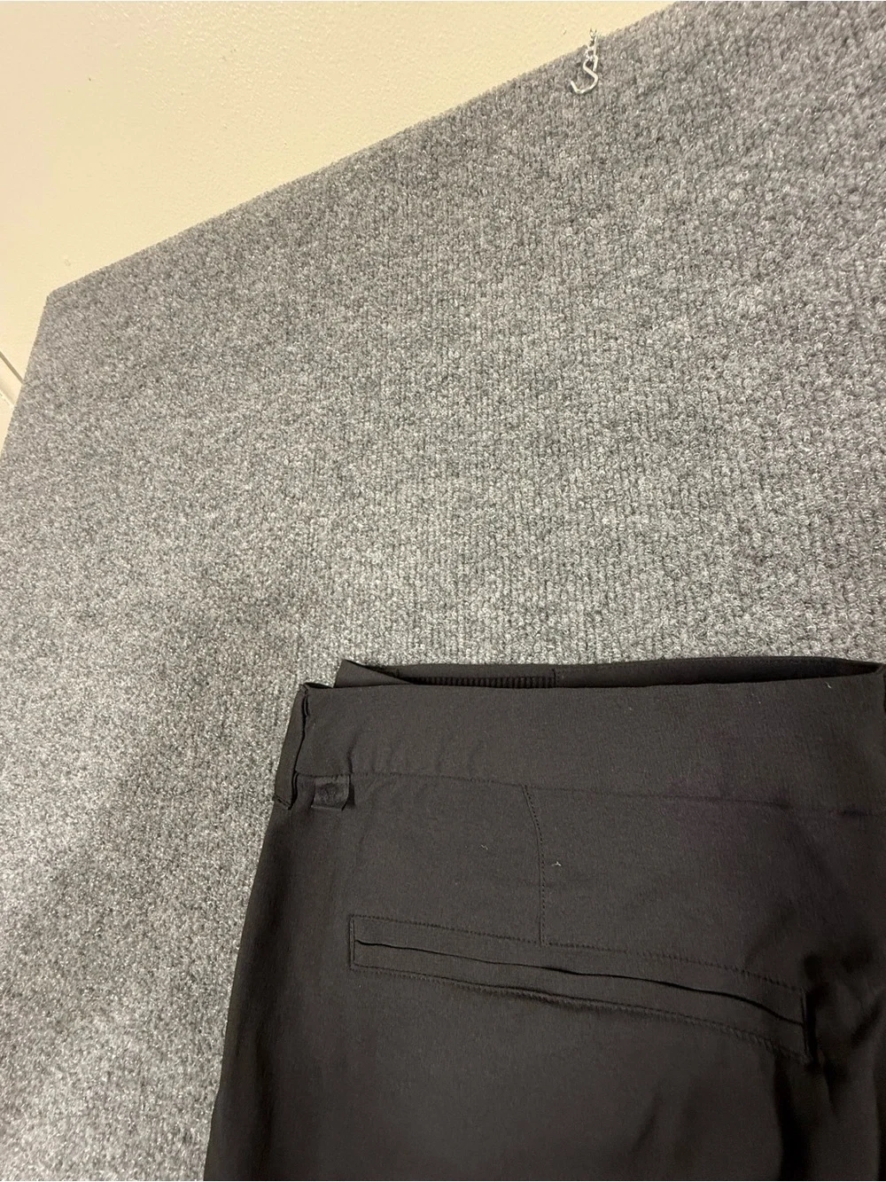 lululemon athletica Men's Black Flat-Front Performance Shorts size 36